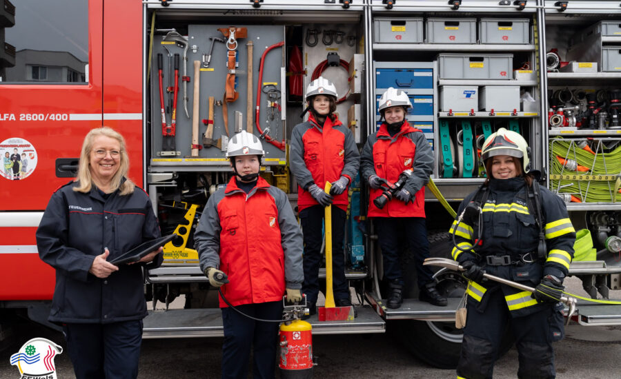 Frauenpower bei der Freiwilligen Feuerwehr Wels