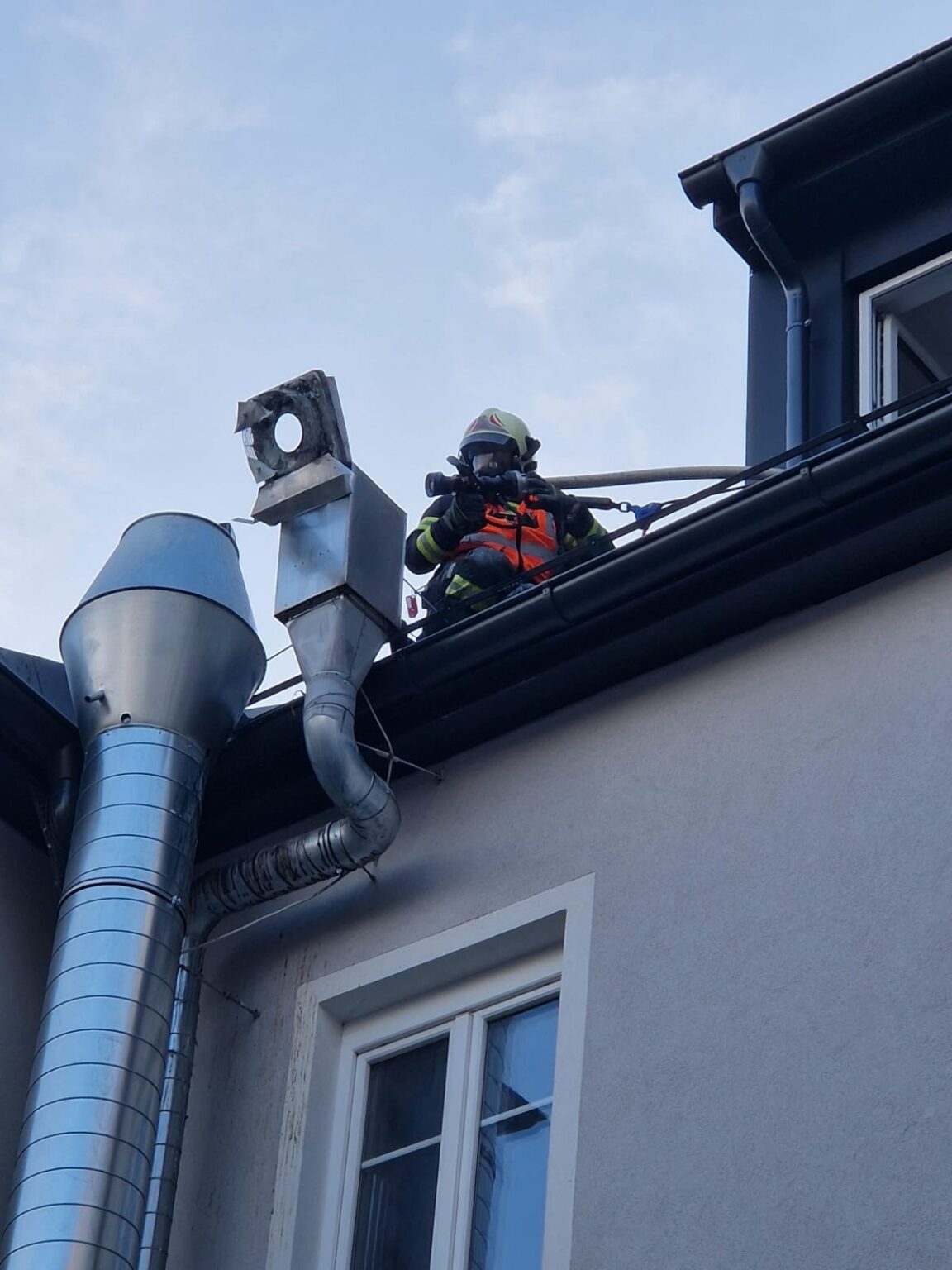 Brand_Pfingsmontag_FFWels_Roseggerstraße