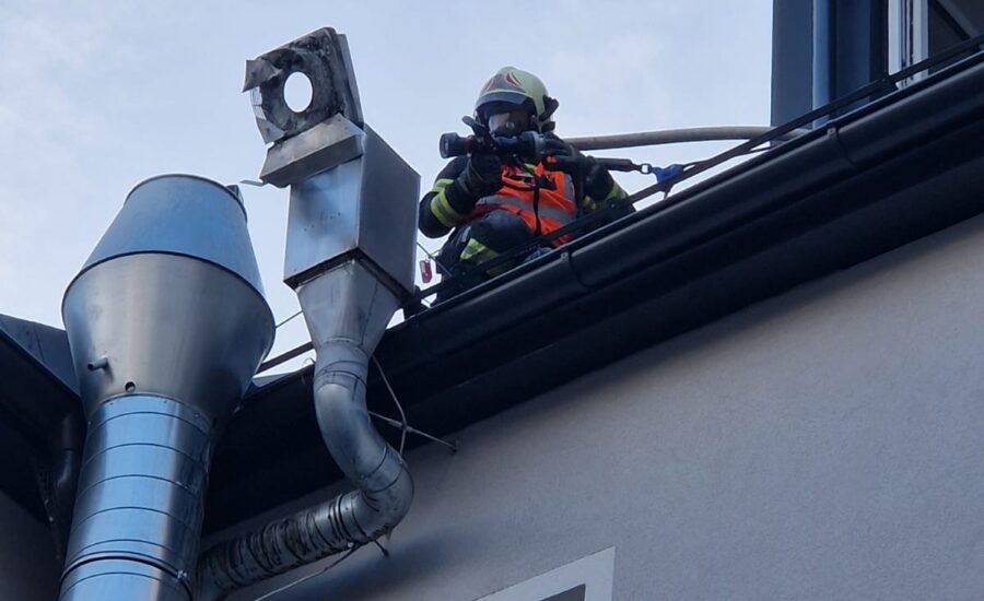 Brand_Pfingsmontag_FFWels_Roseggerstraße