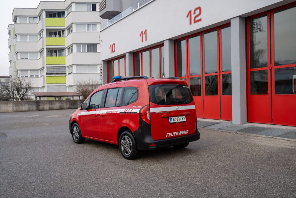 Feuerwehr Wels Mannschaftstransportfahrzeug eCitan