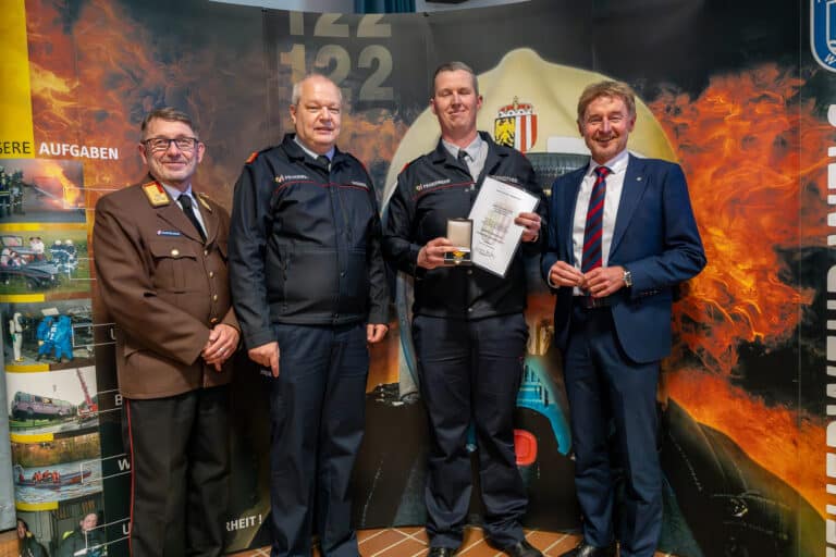 Feuerwehr Dienstmedaille land Oö 25 jährige Tätigkeit